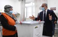 رئيس الوزراء اشتيه يتفقد الانتخابات المحلية