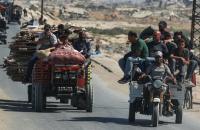 فلسطينيون نازحون