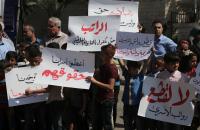 اسرى يطالبون السلطة باعادة رواتبهم كاملة