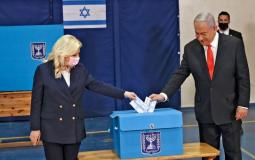 نتنياهو وزوجته يعطون أصواتهم في الانتخابات الإسرائيلية