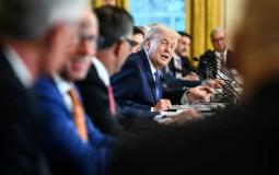 الرئيس الأمريكي يتوسط مجلس السلام