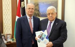الرئيس محمود عباس مع رئيس الحكومة مصطفى محمد
