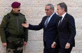 حسين الشيخ خلال زيارة بلينكين إلى رام الله