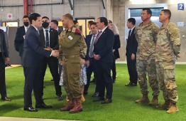 روبيو خلال زيارة القاعدة الأمريكية