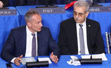 رئيس لجنة غزة علي شعت برفقة الممثل السامي لمجلس السلام ميلادنوف