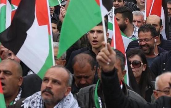 مع فلسطين
