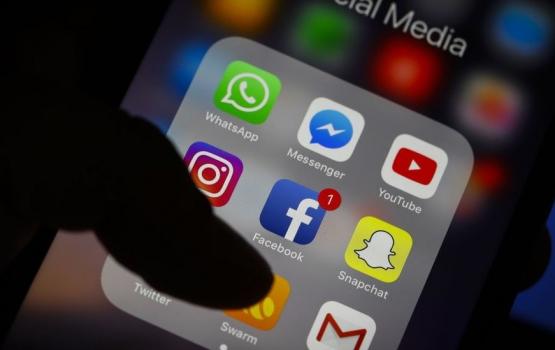 المناصرة عبر مواقع التواصل الاجتماعي