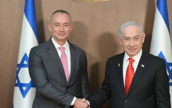 ملادينوف مع نتنياهو