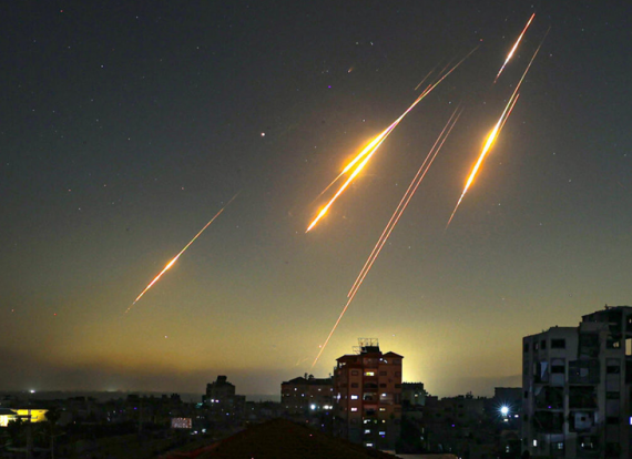 قصف متبادل بين ايران واسرائيل