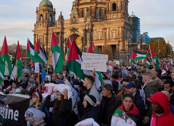 مظاهرة مؤيدة للفلسطينيين في العاصمة الألمانية برلين