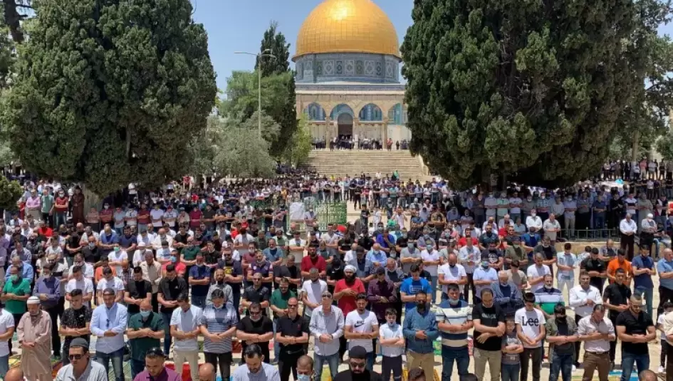 المصلين في المسجد الأقصي
