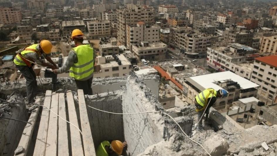 عمال فلسطينيين في قطاع غزة