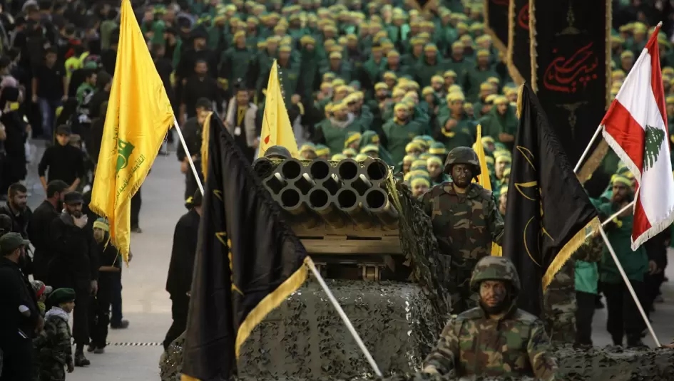 مسير استعراضي لقوات حزب الله