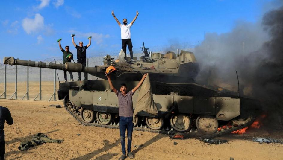السيطرة على دبابات الاحتلال على حدود غزة