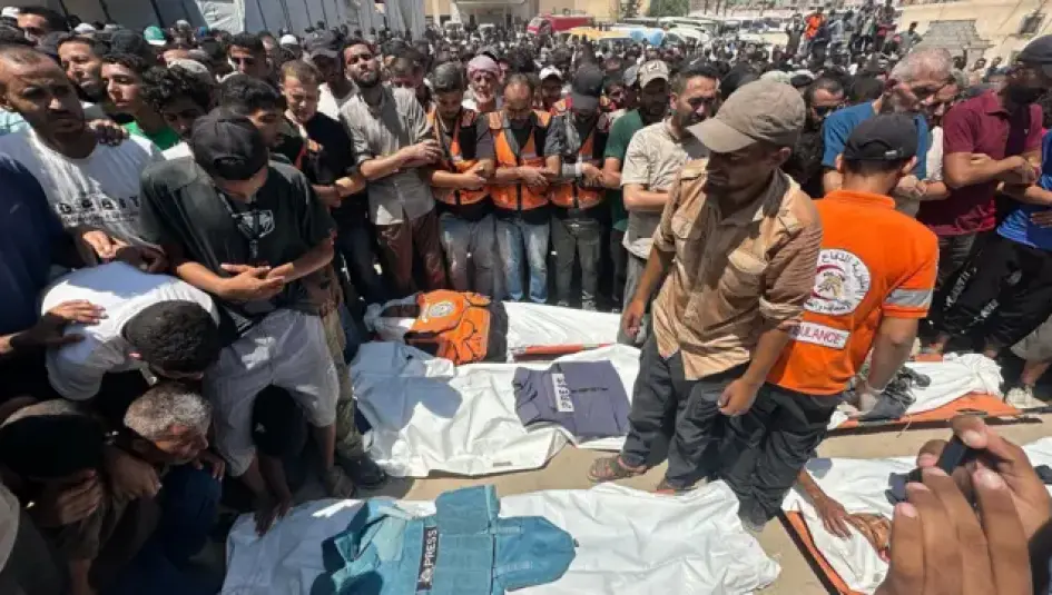 تشييع شهداء مجزرة مستفي ناصر بخانيونس