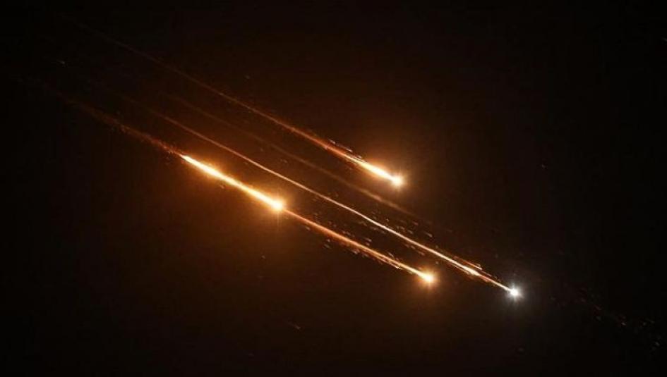 إطلاق صواريخ