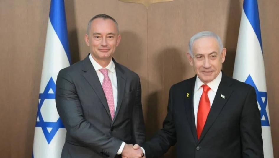 ملادينوف مع نتنياهو