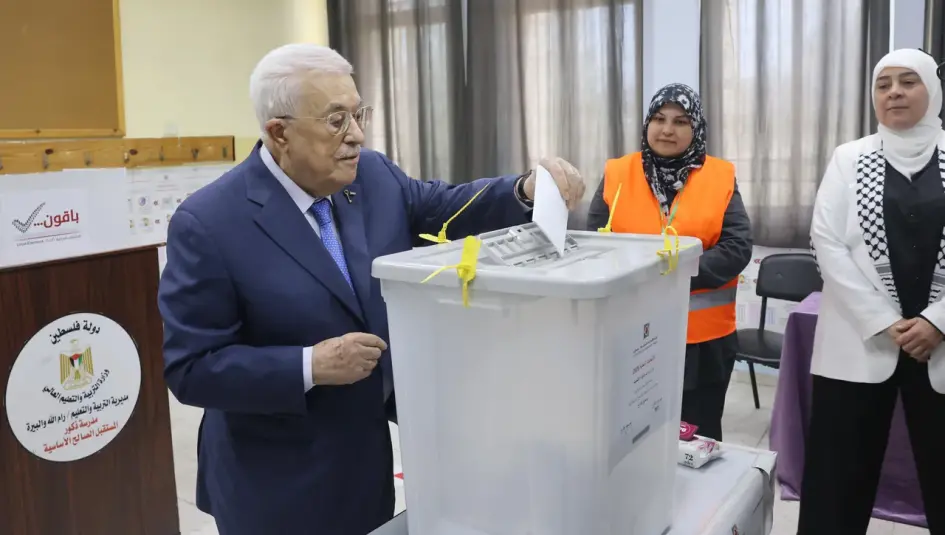عباس يعلن إجراء انتخابات المجلس الوطني