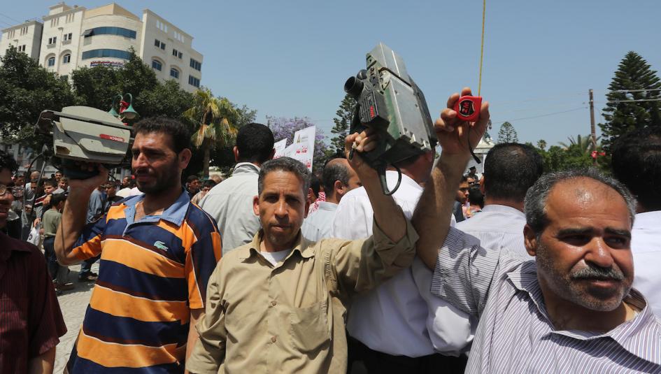 عمال فلسطينيون ينظمون وقفة احتجاجية