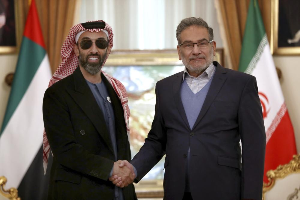 لقاء بين الامارات وايران